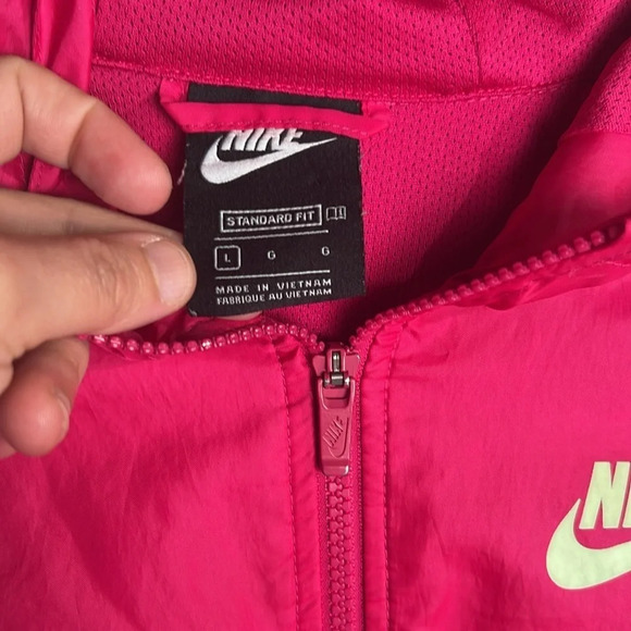 Nike Girl's Size L Fireberry "Glow in The Dark" Windrunner AOP Jacket - Picture 3 of 6
